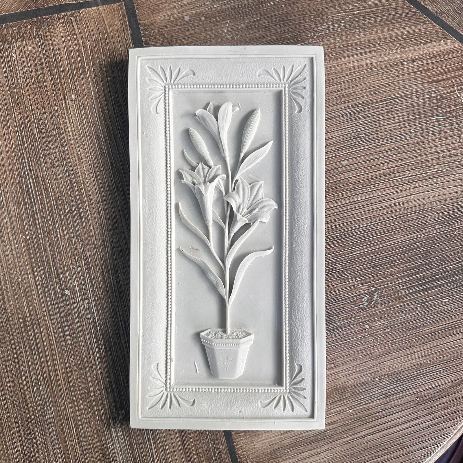 Botanik Lilyum Çiçek Rölyef Pano – Boyamaya Uygun Polyester