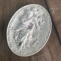 Melek Figürlü Mini Polyester Rölyef Pano – Boyamaya Uygun Dekoratif Duvar Süsü