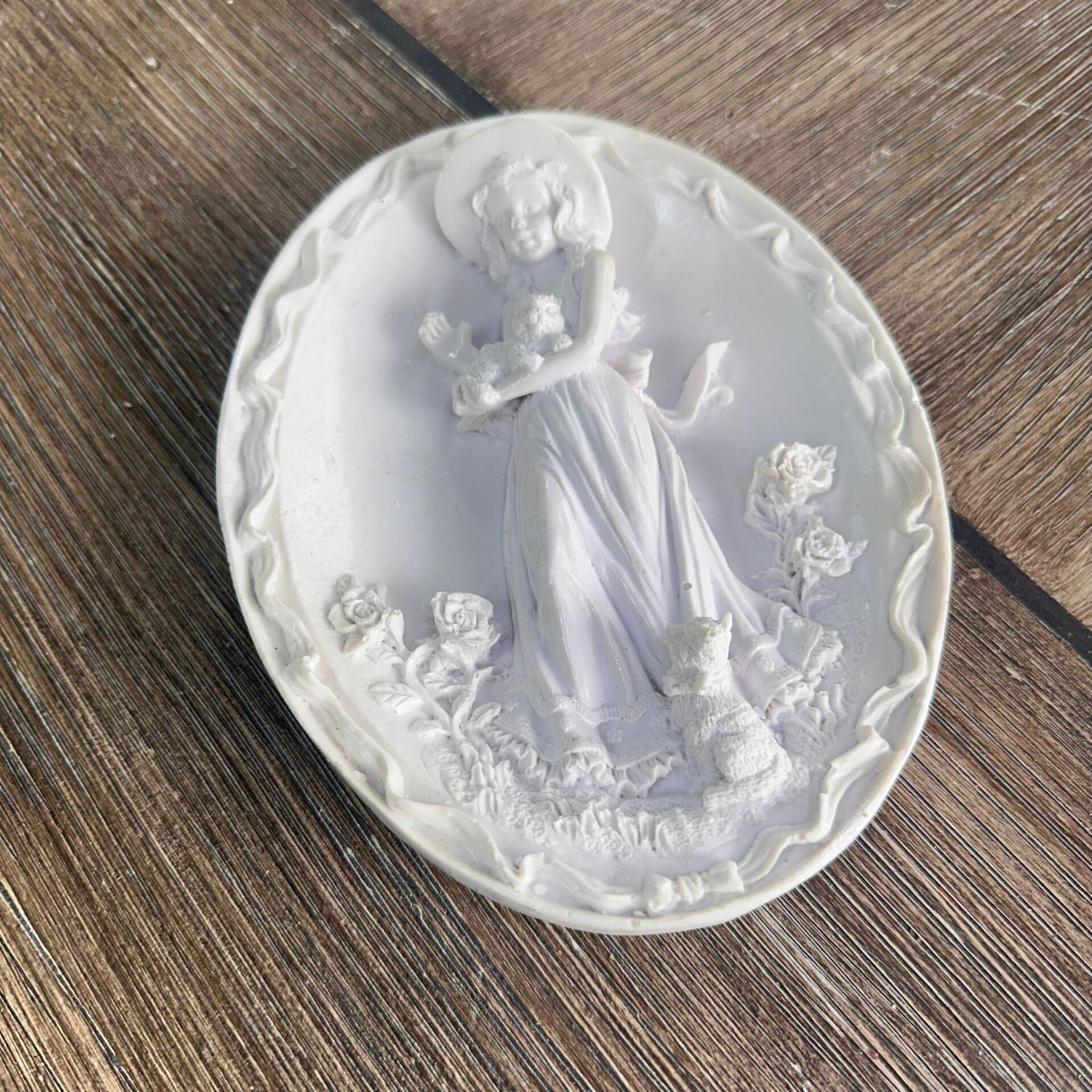 Romantik Kadın Figürlü Rölyef Pano | Boyanabilir Mini Polyester Duvar Dekoru