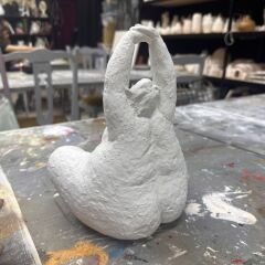 Esneyen Şişman Kadın Figür Dekoratif Obje – 26x20x15 cm
