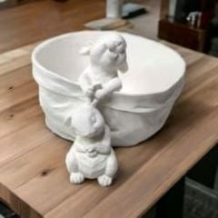 Yaramaz Tavşanlı Saksı