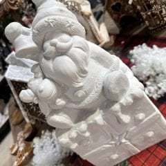 Hediye Kutudu üstünde Noel Baba