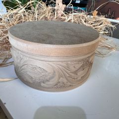 Kabartma Desenli Yuvarlak Kutu Küçük