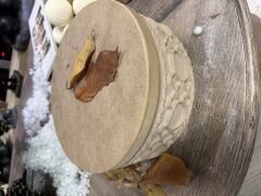 Kabartma Desenli Yuvarlak Kutu Orta