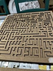 Nas Suresi Kufi Yazı MDF Pano – 40x40 cm