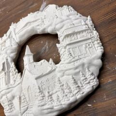 Ev Figürlü Kış Masalı Duvar Panosu